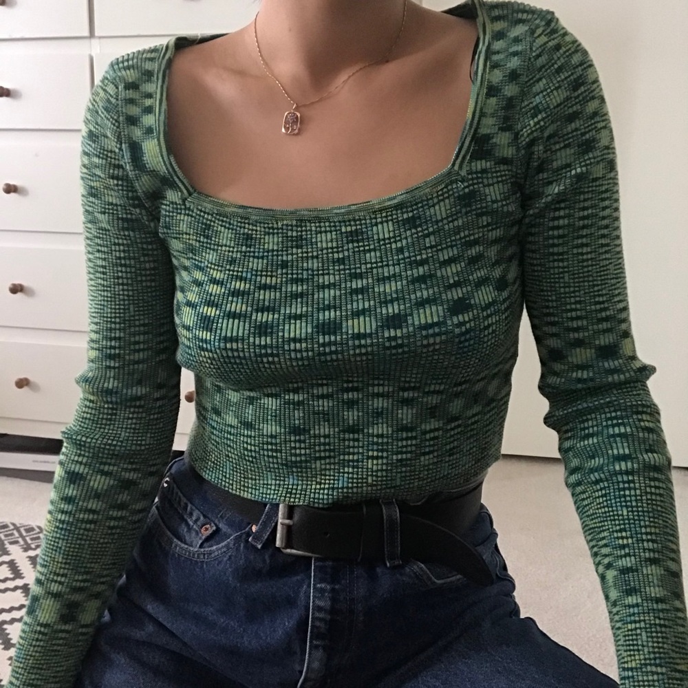 VERGE GIRL SPACE GREEN LONG SLEEVE SWEATER